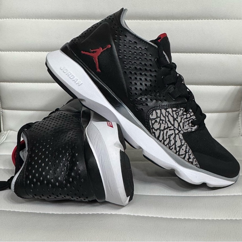 Nike Jordan Flow Black Cement 833969-001 Men's Size 10